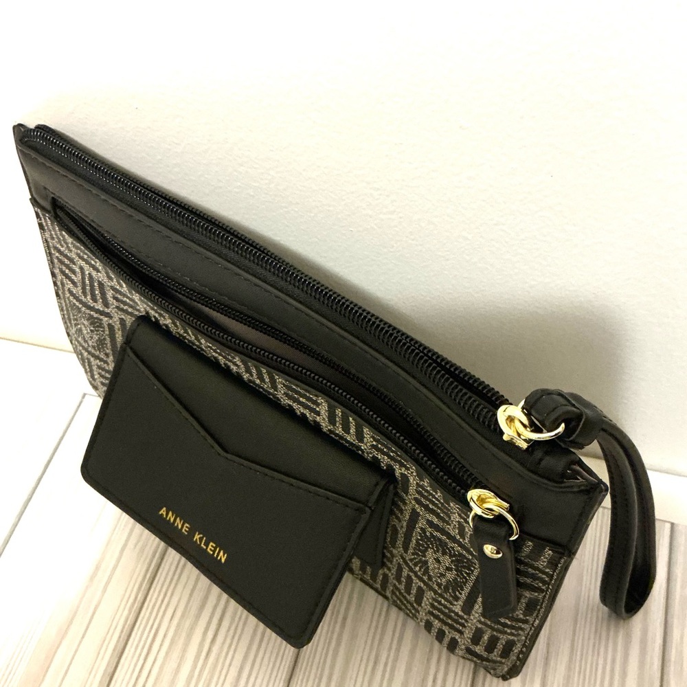 Anne Klein Black and Gray Patterned Woman’s Wristlet - Picture 8 of 10